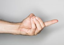 Vajra Mudra (Gesture of Fiery Thunderbolt): Meaning, How to Do & Benefits