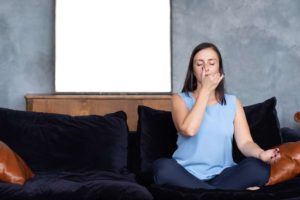 Chandra Bhedana Pranayama (Left Nostril Breathing): Steps, Benefits, Precautions
