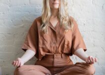 7 Grounding Yoga Poses, Pranayama & Meditation to Balance Vata Dosha