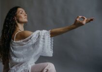 10 Famous Yoginis From Past to Present Who Shaped The Yoga