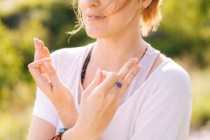 6 Powerful Yoga Mudras for Better Mental Health