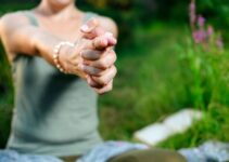 Kundalini Mudras: 8 Hand Mudras That Helps in Kundalini Awakening Kundalini Mudras: 8 Hand Mudras That Helps in Kundalini Awakening
